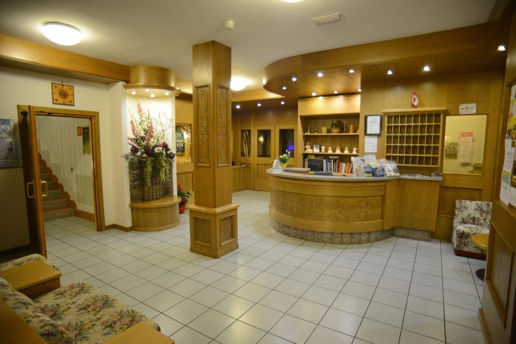Hotel Canada Андало Екстер'єр фото